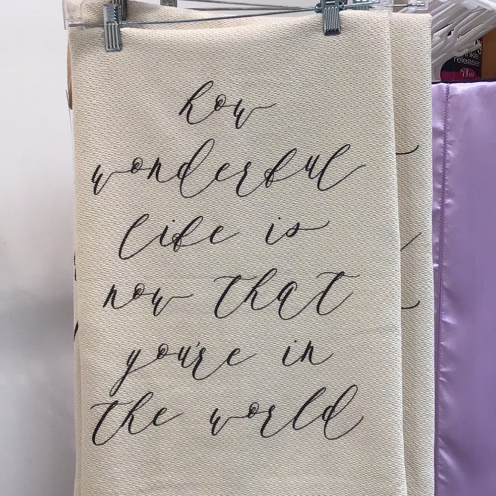 How Wonderful Life is Throw